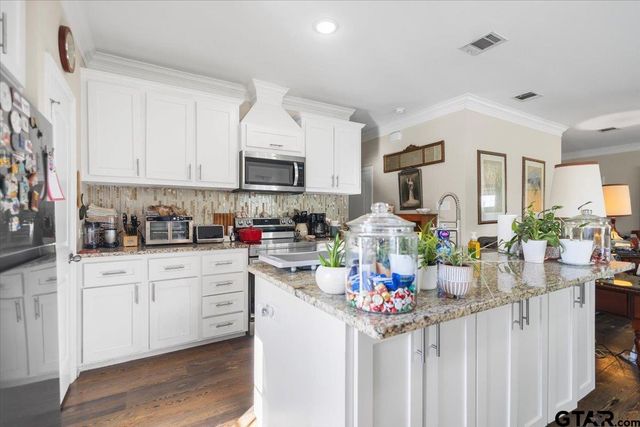 1104 W Park St, Tyler, TX 75702