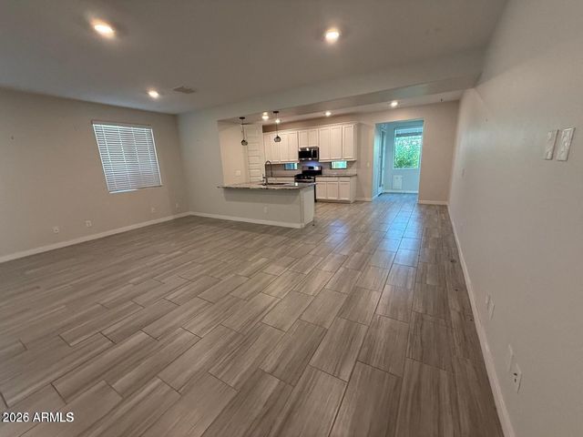 327 W Tamarack Drive, San Tan Valley, AZ 85140
