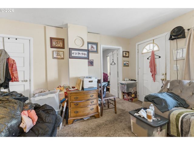1949 Se ORIENT Dr, Gresham, OR 97080