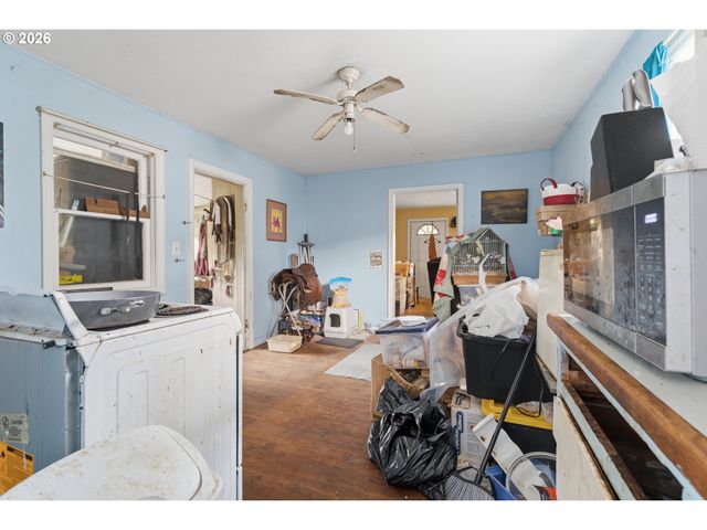 1949 Se ORIENT Dr, Gresham, OR 97080