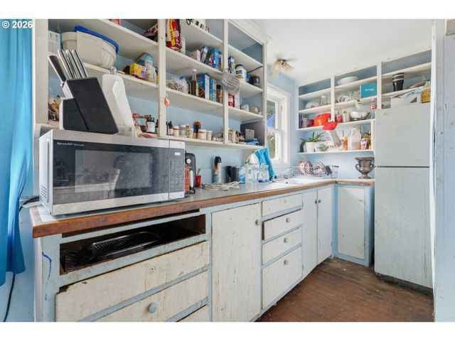 1949 Se ORIENT Dr, Gresham, OR 97080