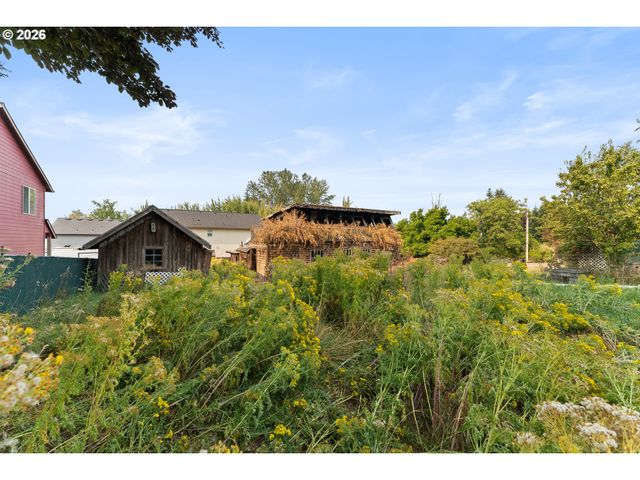 1949 Se ORIENT Dr, Gresham, OR 97080