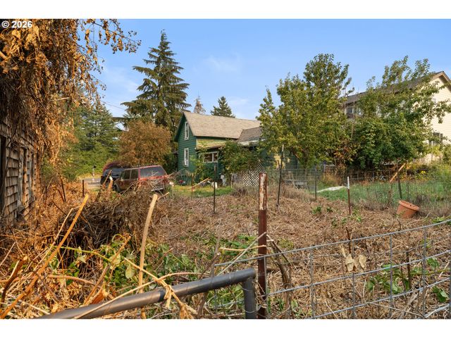 1949 Se ORIENT Dr, Gresham, OR 97080