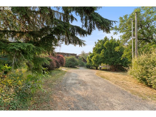1949 Se ORIENT Dr, Gresham, OR 97080