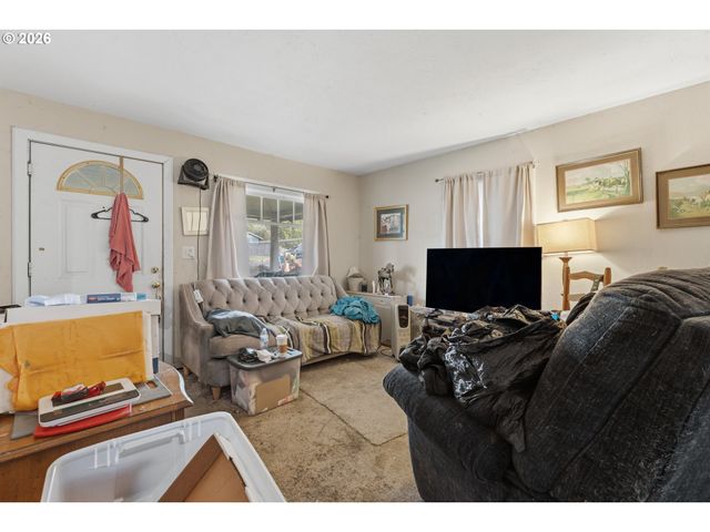 1949 Se ORIENT Dr, Gresham, OR 97080