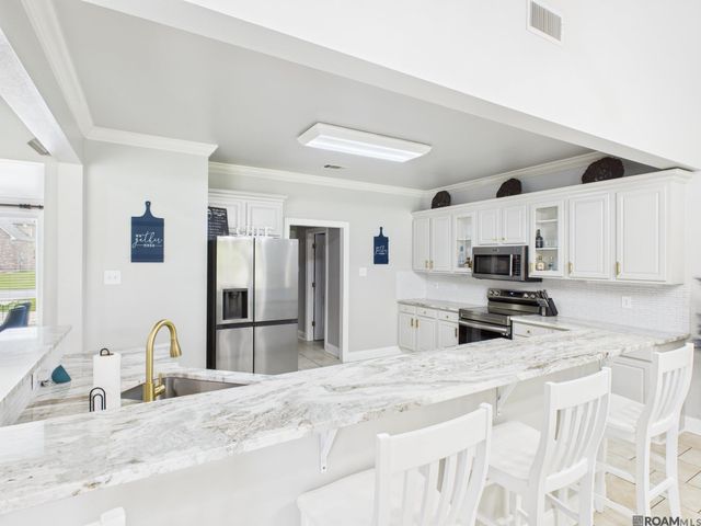 18071 Manchac Place Dr, Prairieville, LA 70769