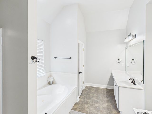 18071 Manchac Place Dr, Prairieville, LA 70769