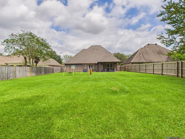 18071 Manchac Place Dr, Prairieville, LA 70769