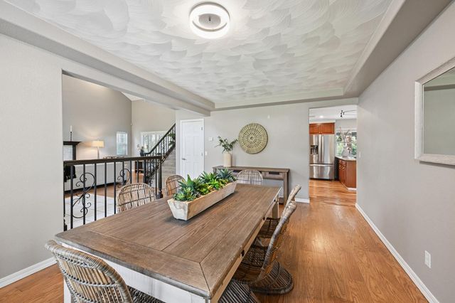 704 Quail Hill Ct, Auburn, CA 95603