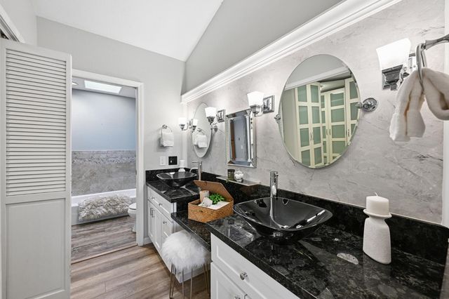 704 Quail Hill Ct, Auburn, CA 95603