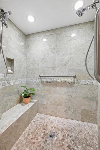 704 Quail Hill Ct, Auburn, CA 95603