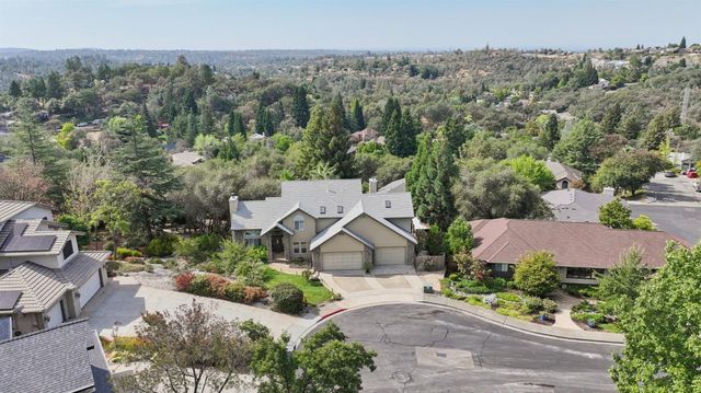 704 Quail Hill Ct, Auburn, CA 95603