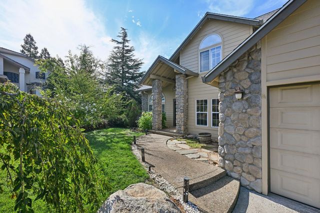 704 Quail Hill Ct, Auburn, CA 95603