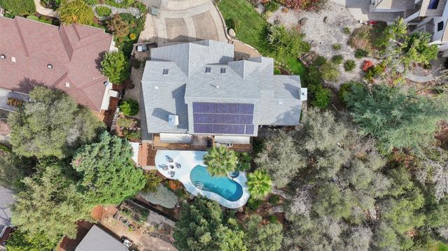 704 Quail Hill Ct, Auburn, CA 95603