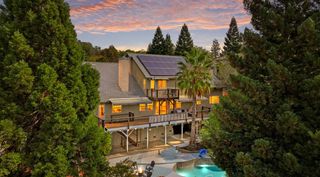 704 Quail Hill Ct, Auburn, CA 95603