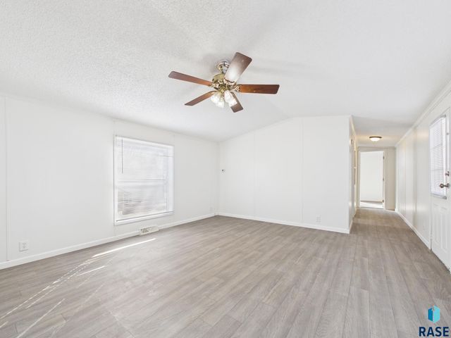 908 N Irene Pl Place, Sioux Falls, SD 57107