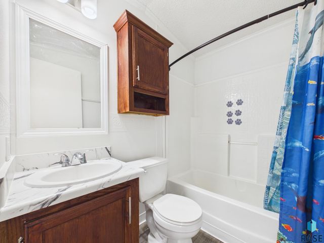 908 N Irene Pl Place, Sioux Falls, SD 57107