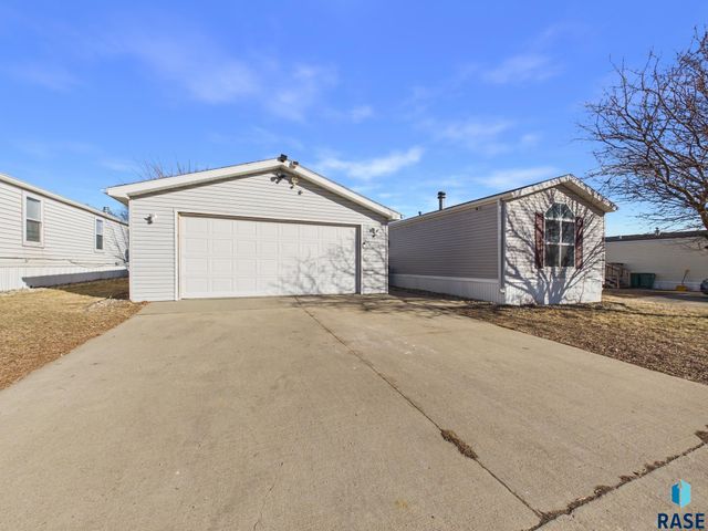 908 N Irene Pl Place, Sioux Falls, SD 57107