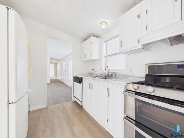 908 N Irene Pl Place, Sioux Falls, SD 57107