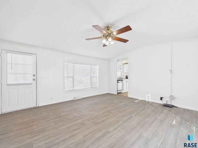 908 N Irene Pl Place, Sioux Falls, SD 57107