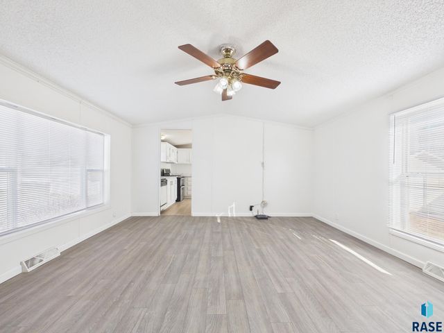 908 N Irene Pl Place, Sioux Falls, SD 57107