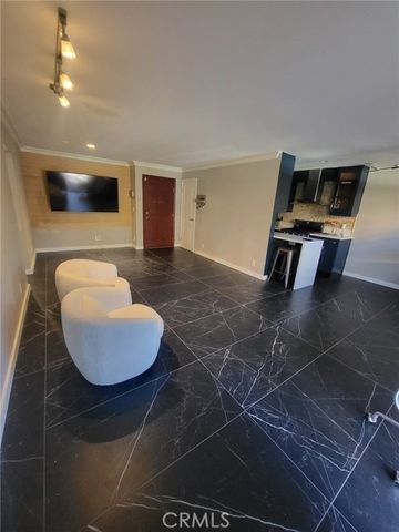 1154 S Barrington Avenue 103, Los Angeles, CA 90049