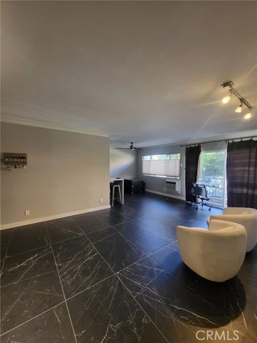 1154 S Barrington Avenue 103, Los Angeles, CA 90049