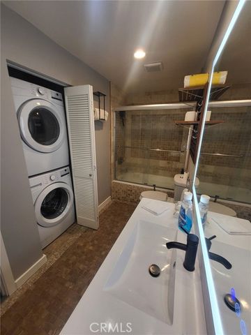 1154 S Barrington Avenue 103, Los Angeles, CA 90049