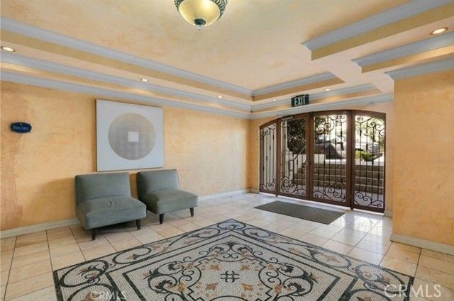 1154 S Barrington Avenue 103, Los Angeles, CA 90049