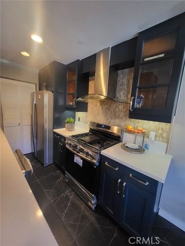 1154 S Barrington Avenue 103, Los Angeles, CA 90049