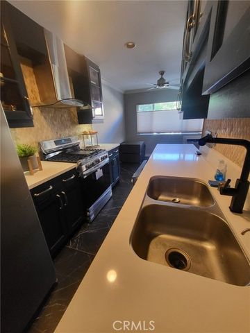 1154 S Barrington Avenue 103, Los Angeles, CA 90049