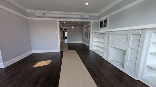 5028 W Lawrence Avenue, Chicago, IL 60630