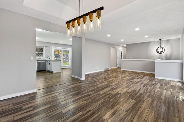122 ROSEBUD Lane, Council Bluffs, IA 51503