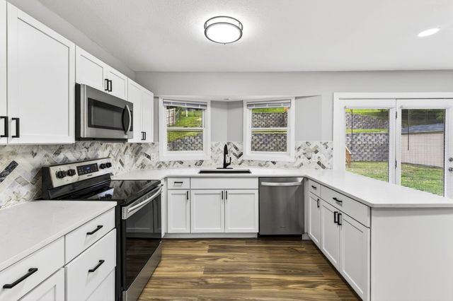 122 ROSEBUD Lane, Council Bluffs, IA 51503