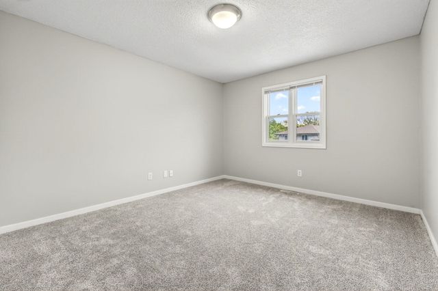 122 ROSEBUD Lane, Council Bluffs, IA 51503