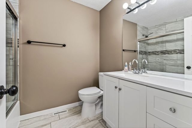 122 ROSEBUD Lane, Council Bluffs, IA 51503