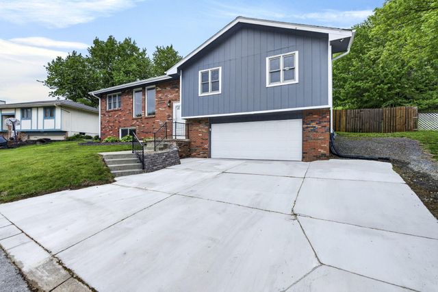 122 ROSEBUD Lane, Council Bluffs, IA 51503