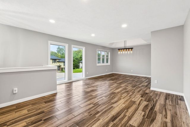 122 ROSEBUD Lane, Council Bluffs, IA 51503