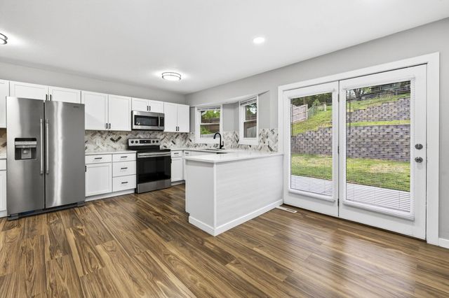 122 ROSEBUD Lane, Council Bluffs, IA 51503