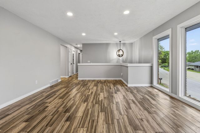 122 ROSEBUD Lane, Council Bluffs, IA 51503