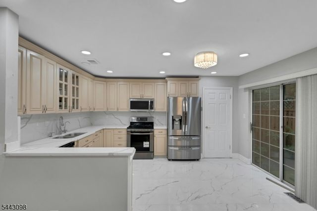 34 Eider Ct, Wayne Twp., NJ 07470