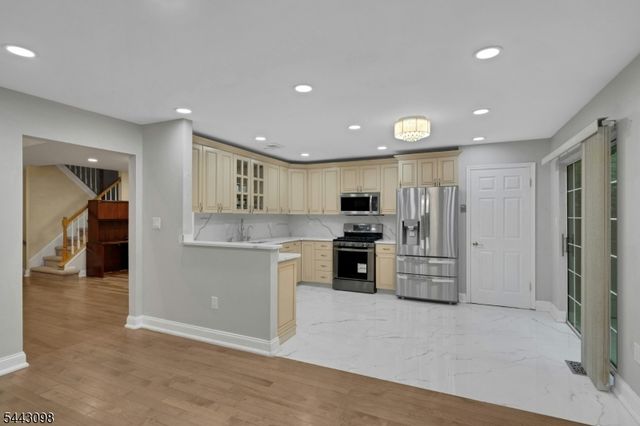 34 Eider Ct, Wayne Twp., NJ 07470