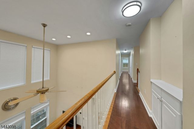 34 Eider Ct, Wayne Twp., NJ 07470
