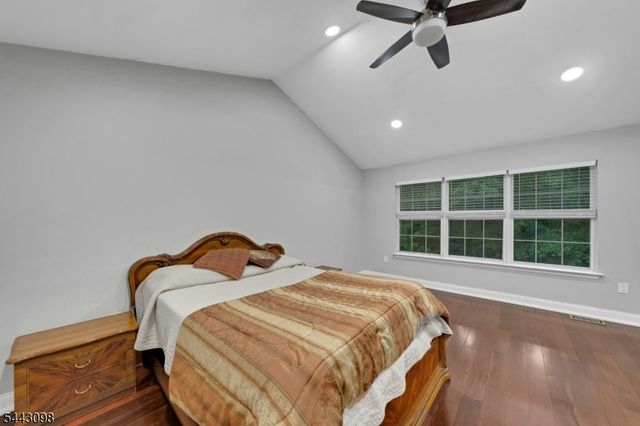 34 Eider Ct, Wayne Twp., NJ 07470