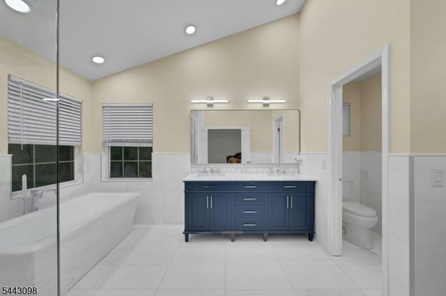 34 Eider Ct, Wayne Twp., NJ 07470