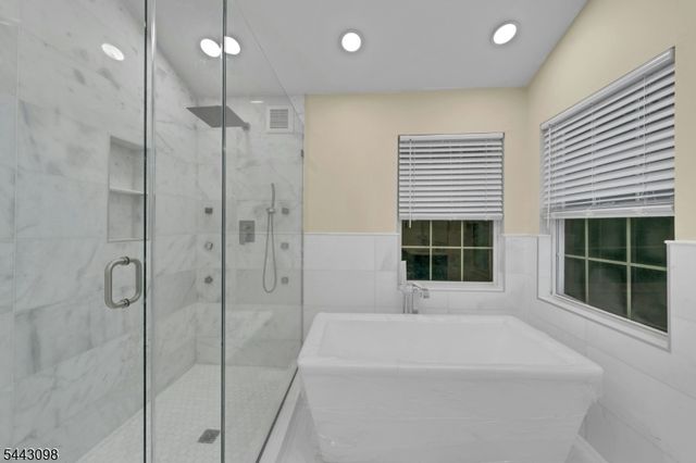 34 Eider Ct, Wayne Twp., NJ 07470
