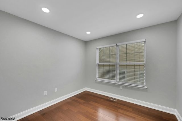 34 Eider Ct, Wayne Twp., NJ 07470