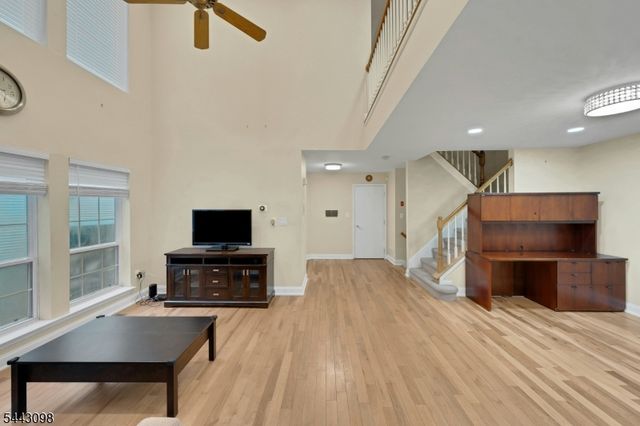 34 Eider Ct, Wayne Twp., NJ 07470