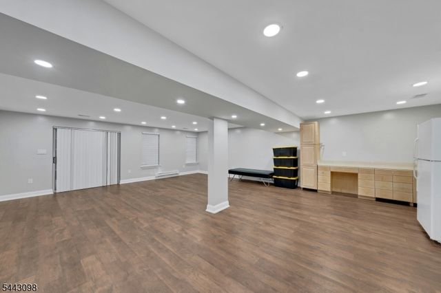 34 Eider Ct, Wayne Twp., NJ 07470