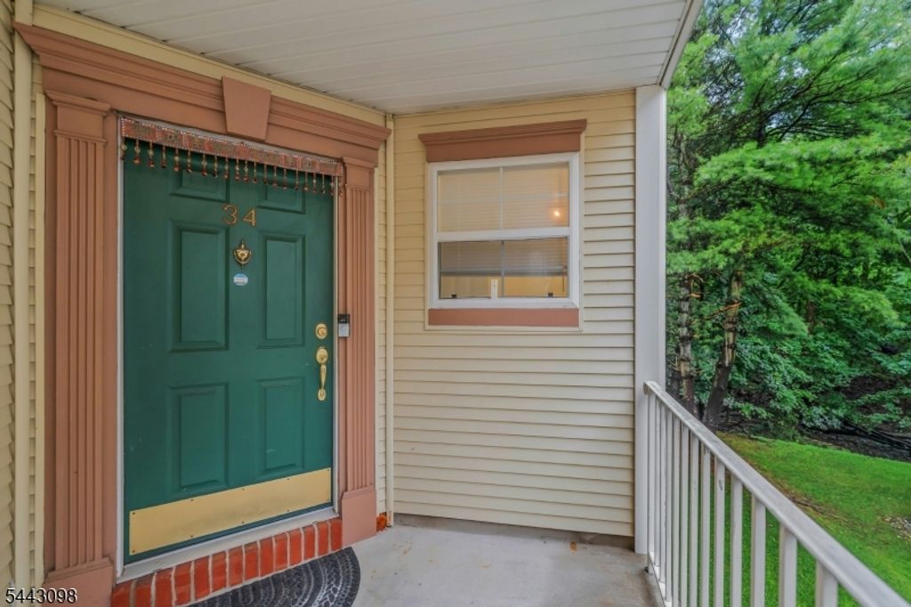34 Eider Ct, Wayne Twp., NJ 07470 — photo 2
